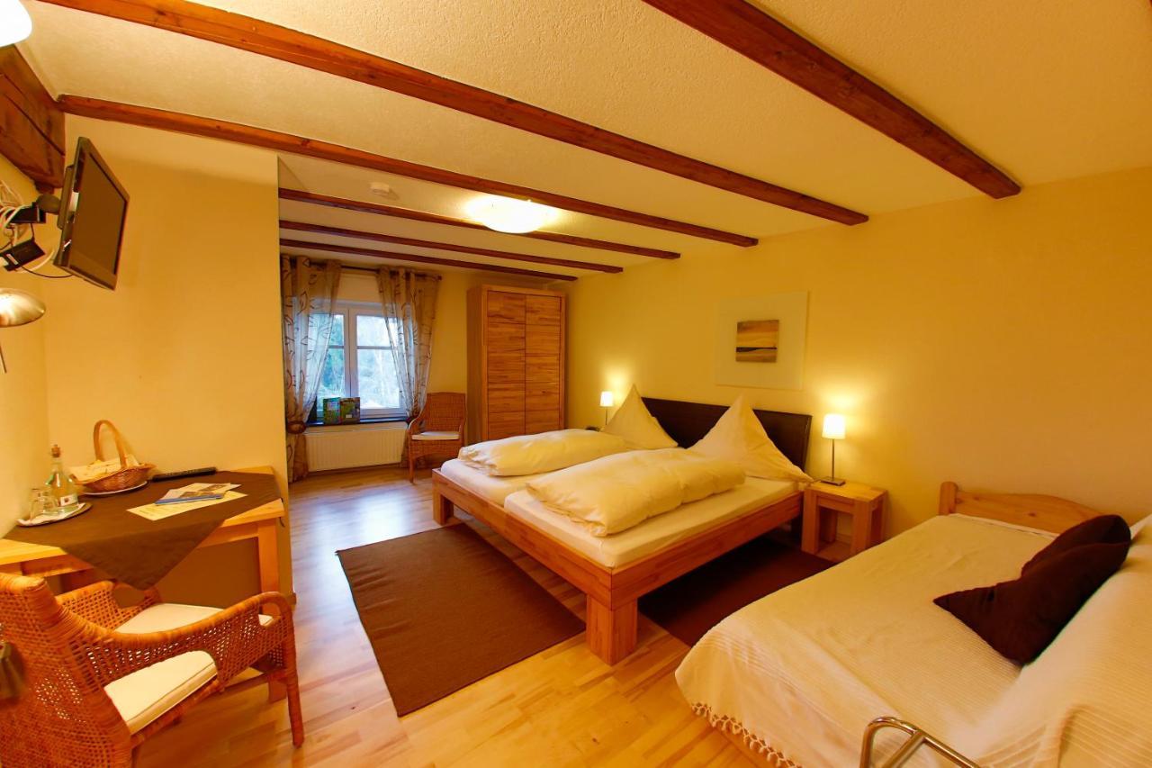 Gasthof Zum Goldenen Kreuz Wilhelmsdorf  Kültér fotó